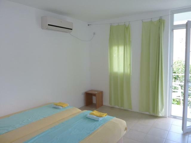 Mini Apartments Natasha Сутоморе Екстериор снимка