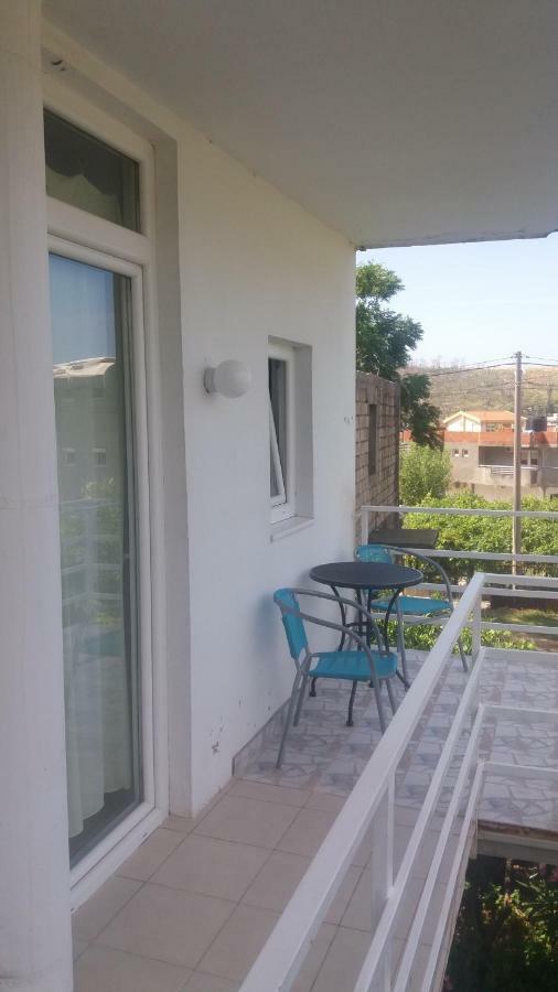 Mini Apartments Natasha Сутоморе Екстериор снимка